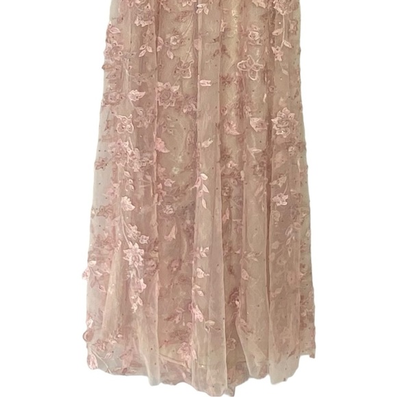 Mac Duggal floral applique illusion gown - Picture 4 of 13